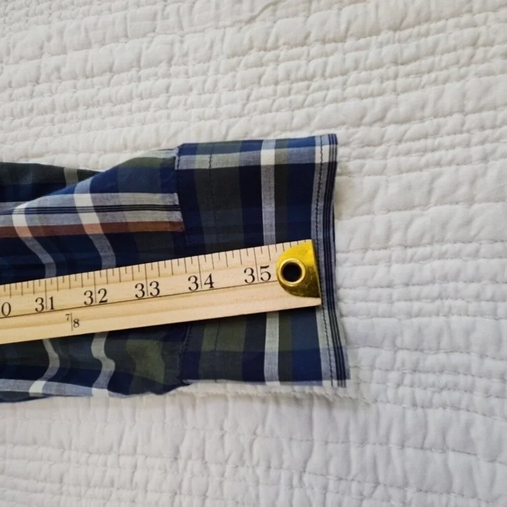 Banana Republic Untucked Slim Fit Shirt Men's L Large Navy Blue Plaid EUC‎ LN